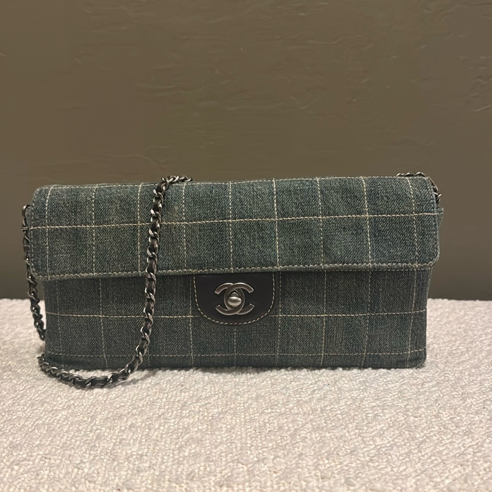✅SOLD✅Chanel Denim Shoulder Bag - Picture 4 of 17